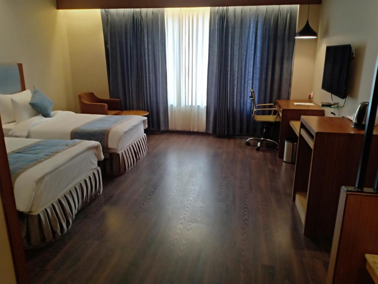 Pipul Padmaja Premium Hotel Бхубанешвара Экстерьер фото