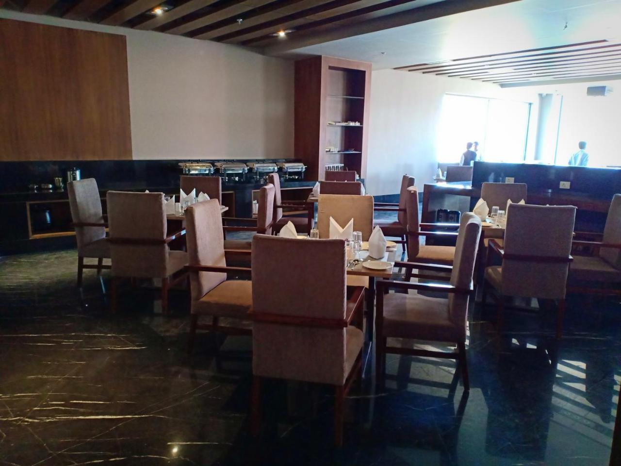 Pipul Padmaja Premium Hotel Бхубанешвара Экстерьер фото