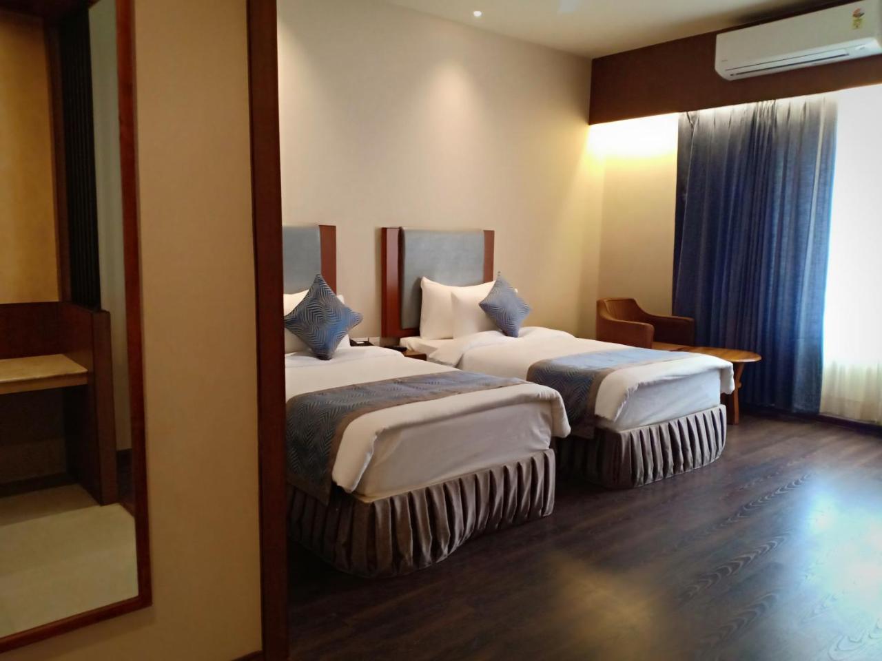 Pipul Padmaja Premium Hotel Бхубанешвара Экстерьер фото