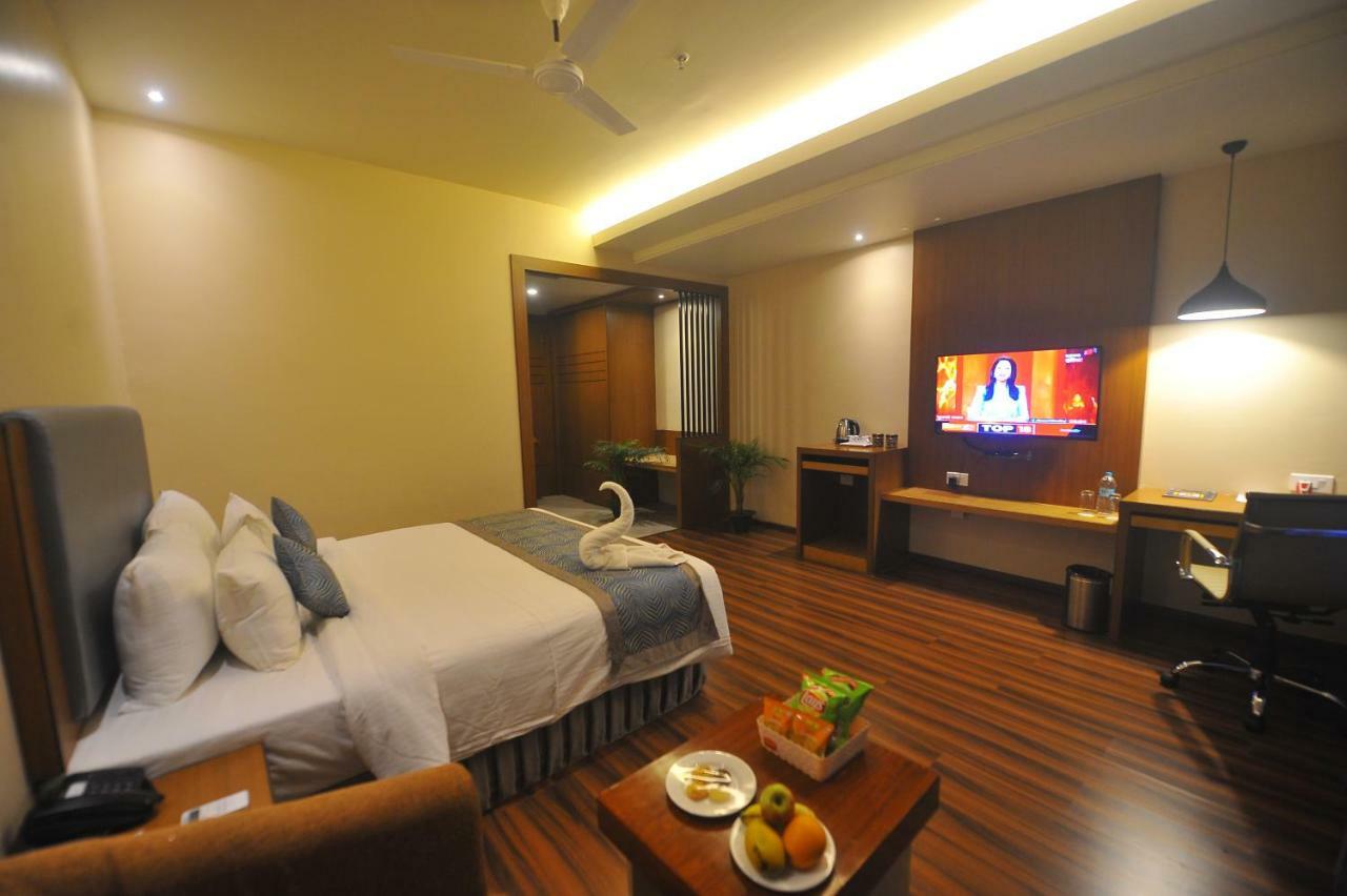 Pipul Padmaja Premium Hotel Бхубанешвара Экстерьер фото