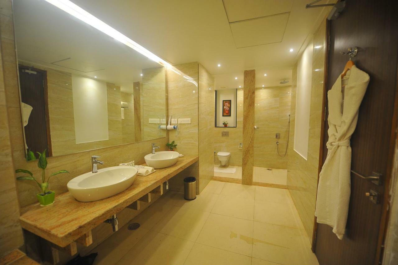 Pipul Padmaja Premium Hotel Бхубанешвара Экстерьер фото