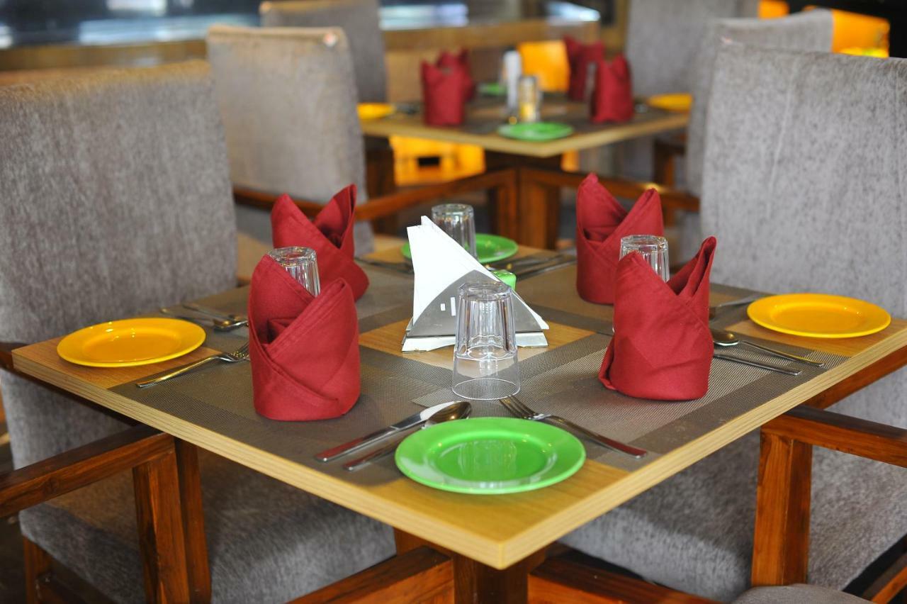 Pipul Padmaja Premium Hotel Бхубанешвара Экстерьер фото