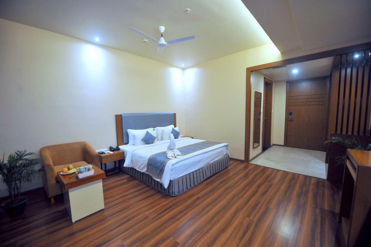 Pipul Padmaja Premium Hotel Бхубанешвара Экстерьер фото