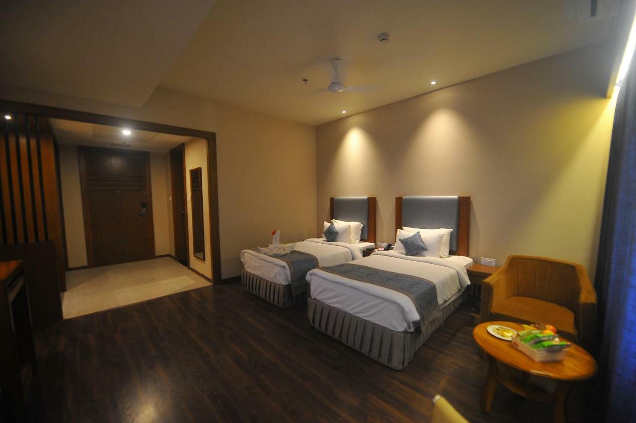 Pipul Padmaja Premium Hotel Бхубанешвара Экстерьер фото